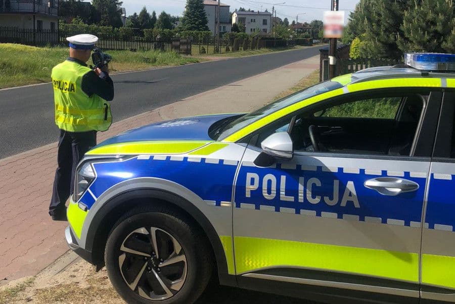 Kilometry za szybko na Rolniczej w Zawierciu: 21-latek ukarany mandatem i utratą prawa jazdy — Zawiercie